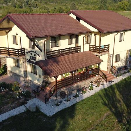 Pensiunea Gradinarilor Cu Ciubar Si Statie De Incarcare Electrica Auto Comanesti  Esterno foto